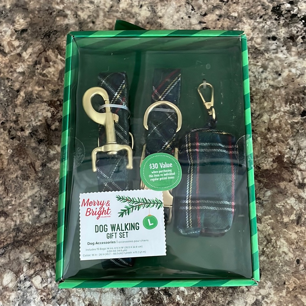 Green plaid leash and collar set